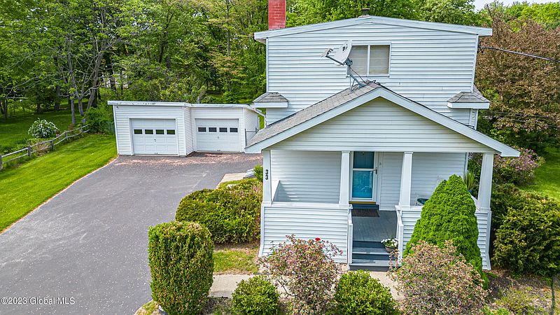 2nd image of 33 Beacon Road