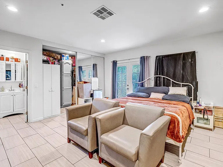 10515 Firmona Ave — Photo 11