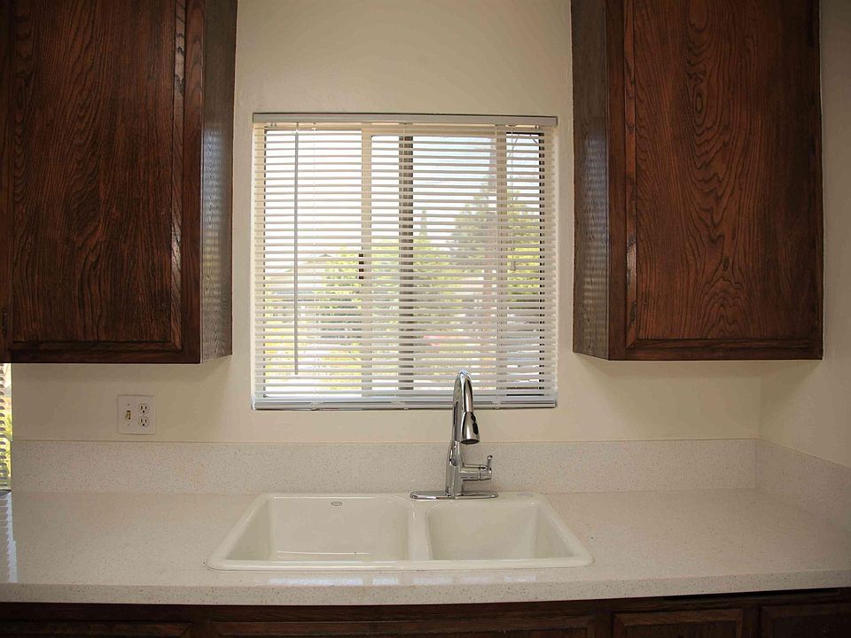 Cabinets and Countertop