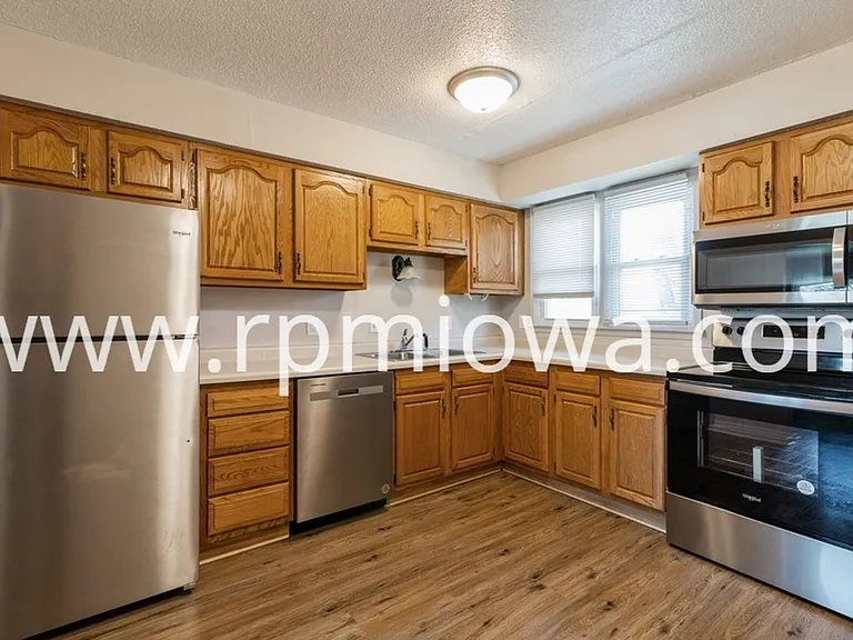 215 NW Arlan Dr — Photo 4