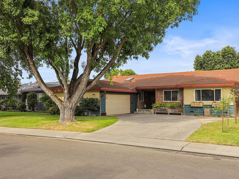 1st image of 8109 Heather Dr