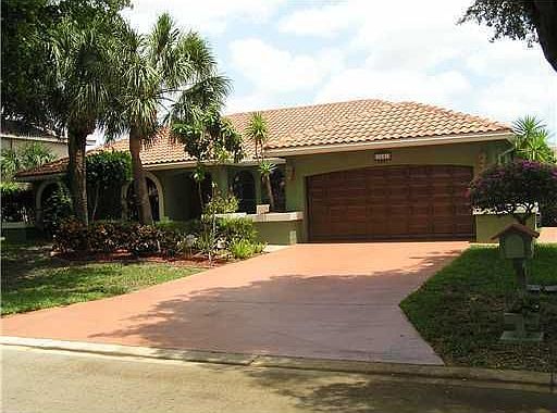 1st image of 5541 NW 60th Dr