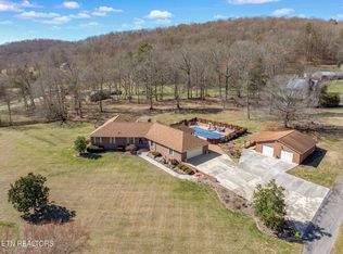 417 Raccoon Valley Rd, Powell, TN 37849