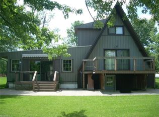 9040 Fewtown Rd, Deerfield, OH 44411