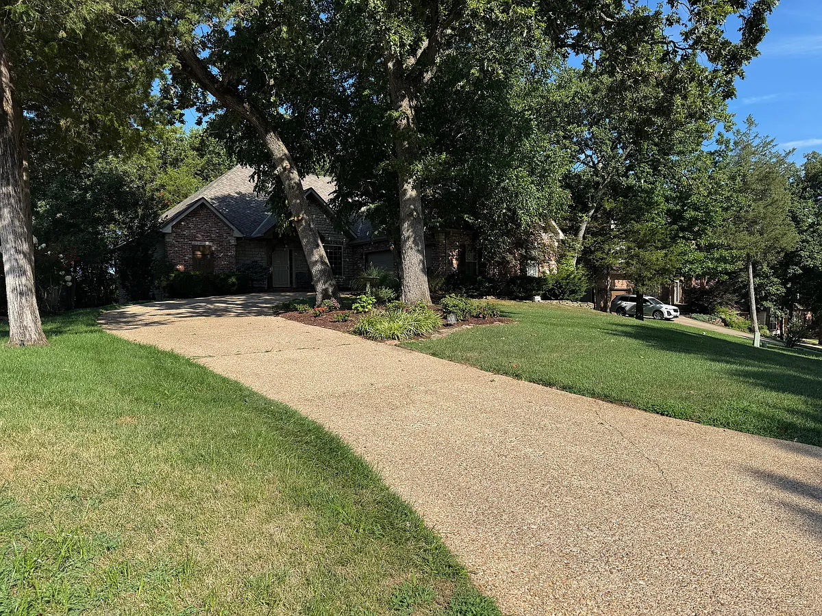Building Photo - 166 Country Bluff Dr