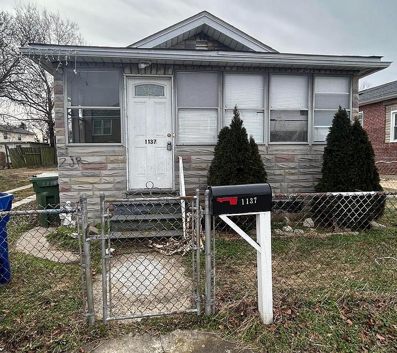 1st image of 1137 Monroe Cir
