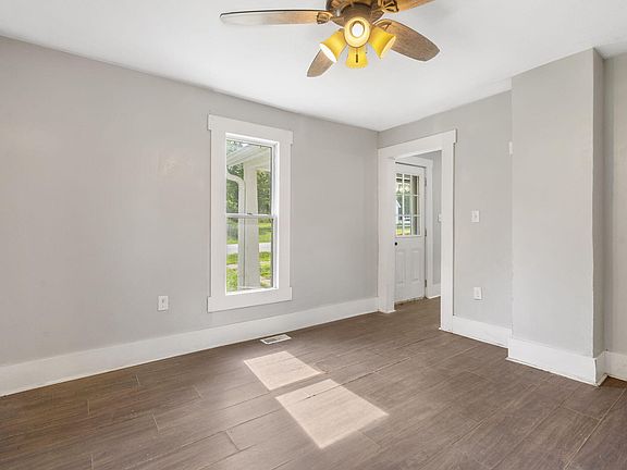 5th image of 304 S Pine Street
