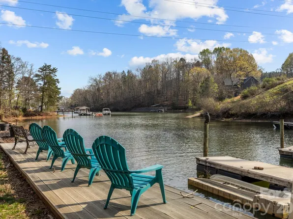 307 Stillwater Rd, Troutman, NC 28166