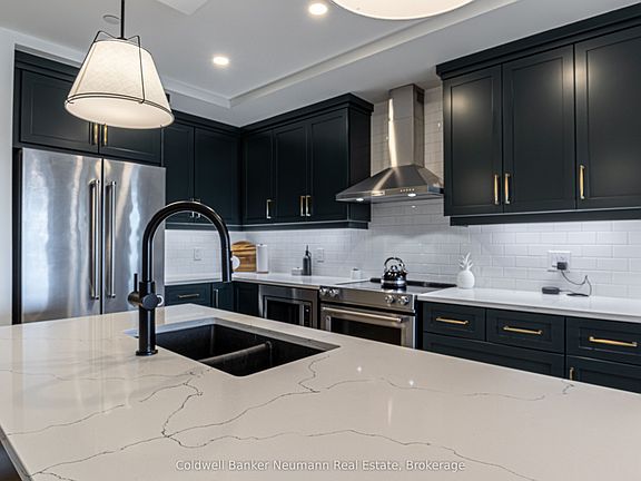 4th image of 71 Wyndham St S #1206