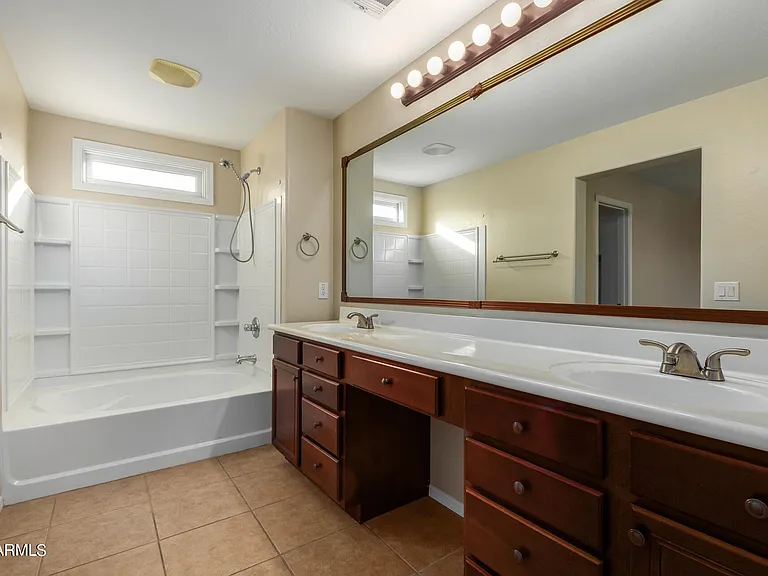 2343 E Sunland Ave — Photo 18