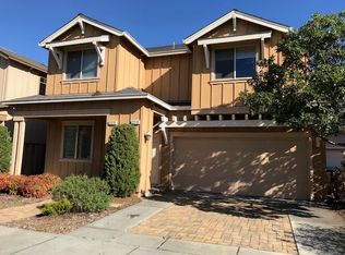 2220 Versailles St, Santa Rosa, CA 95403