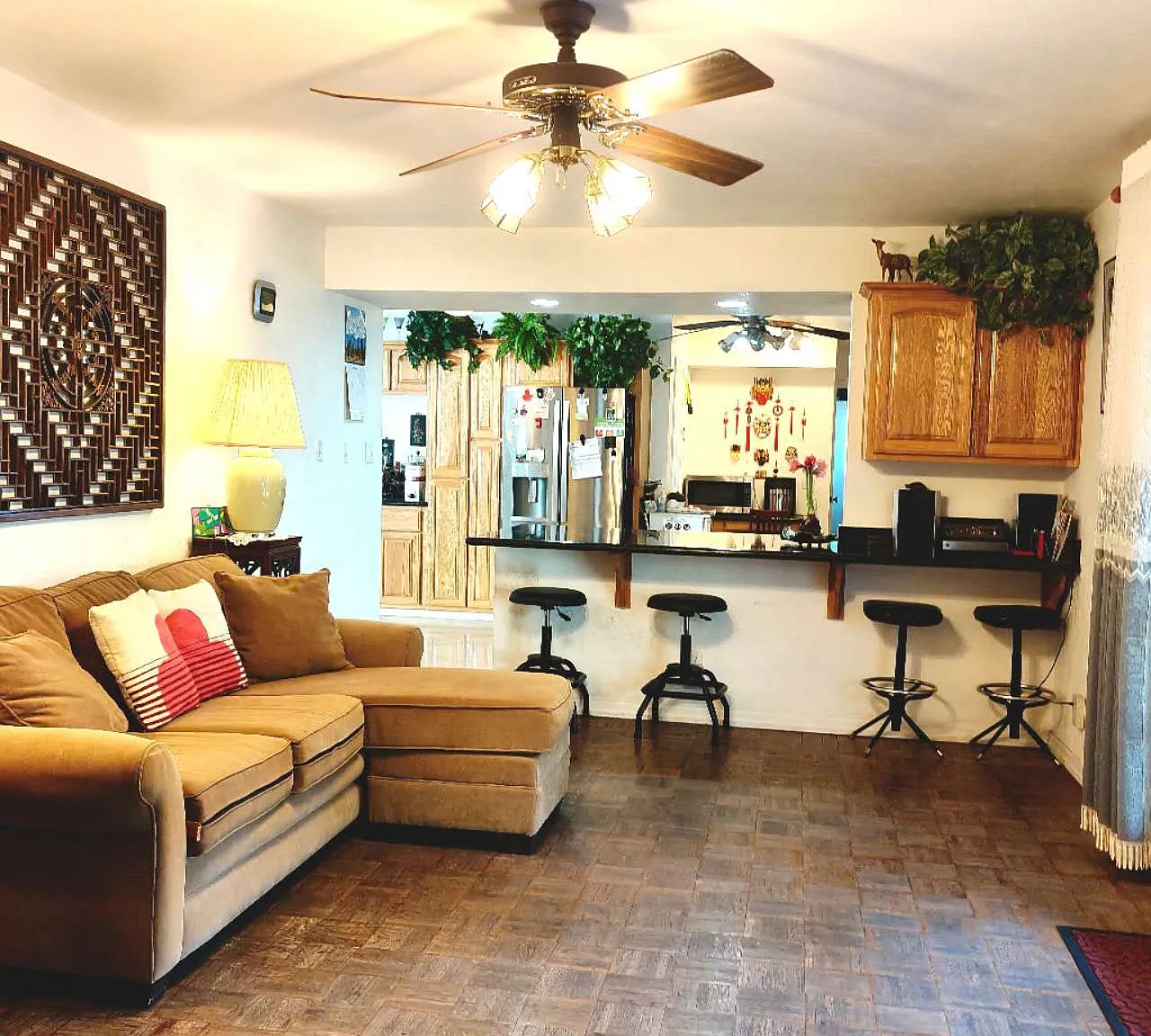 4 bed, 2.5 bath, 2262 sqft, $3,400 — Photo 2