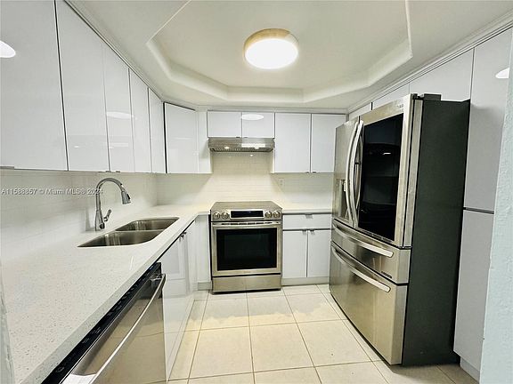 3rd image of 3581 SW 117th Ave #5-102