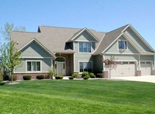 13025 W Winterberry Way, New Berlin, WI 53151