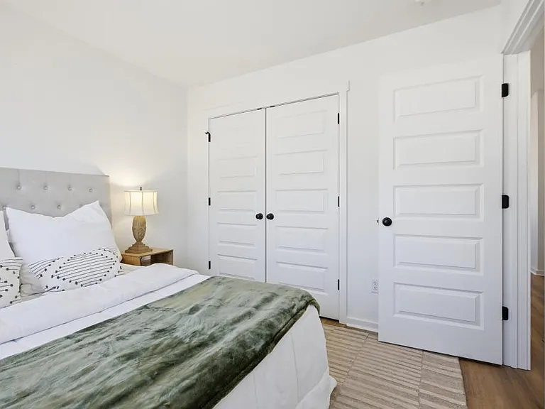 207 S Eagle Ln — Photo 32