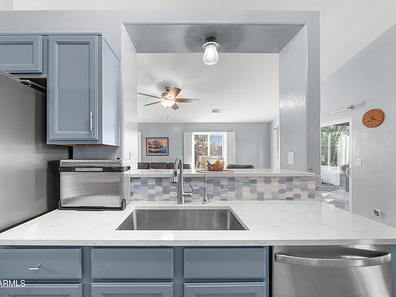 3rd image of 1323 SKYLINE Avenue