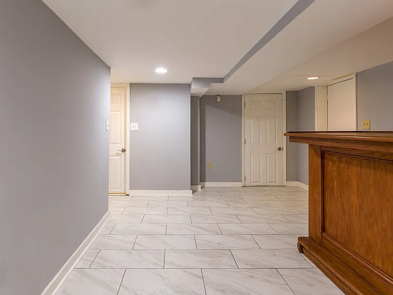 742 Harvard St NW — Photo 30