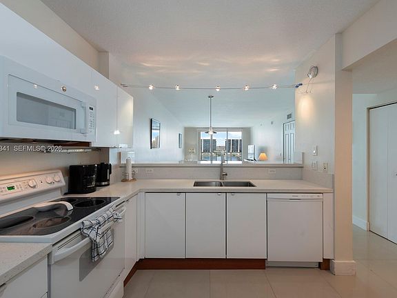 5th image of 18100 N Bay Rd #1009
