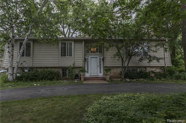 1st image of 4910 Iroquois Blvd