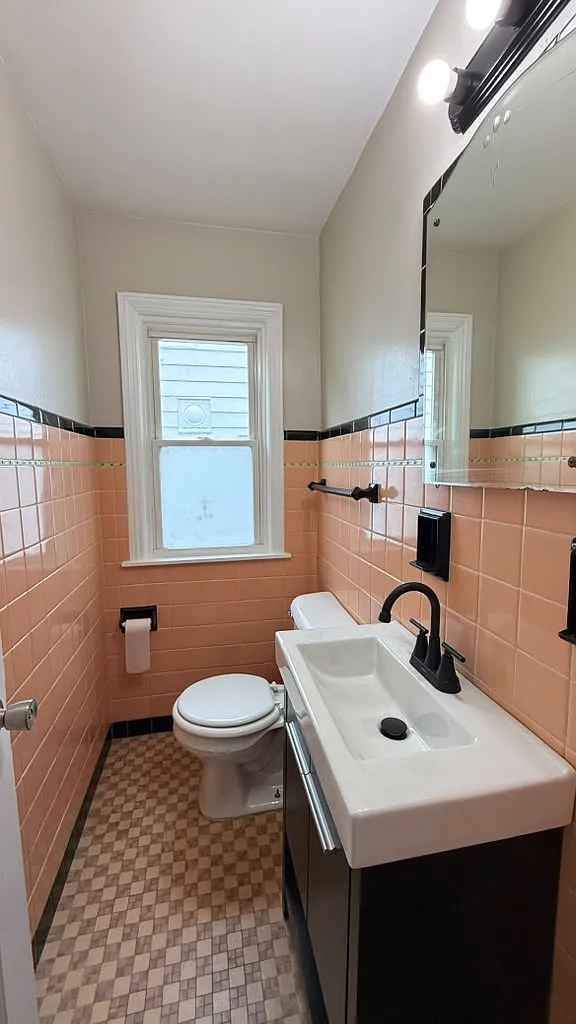 3 bed, 1.5 bath, 1374 sqft, $1,800 — Photo 3