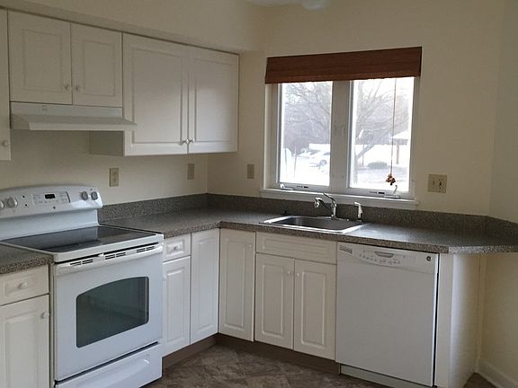 4th image of 1298 Hartford Tpke APT 7G