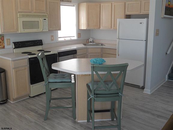 4th image of 2946 West Ave Floor 2