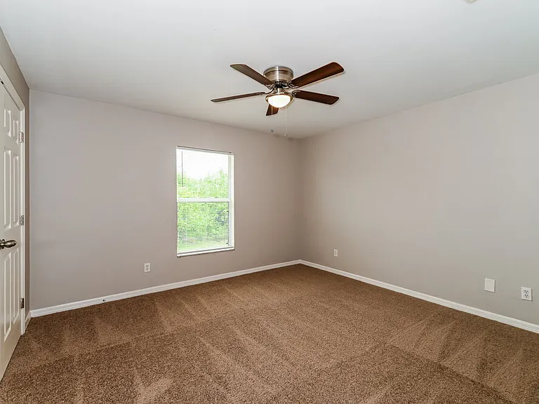 736 Jack Ave S — Photo 11
