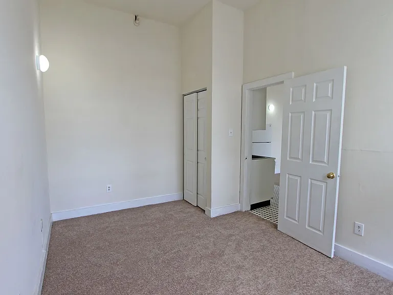 100 E Price St — Photo 12