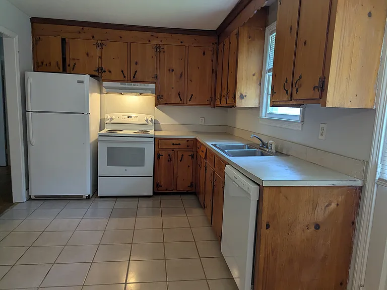 1527 Brookbank Ave #A — Photo 8