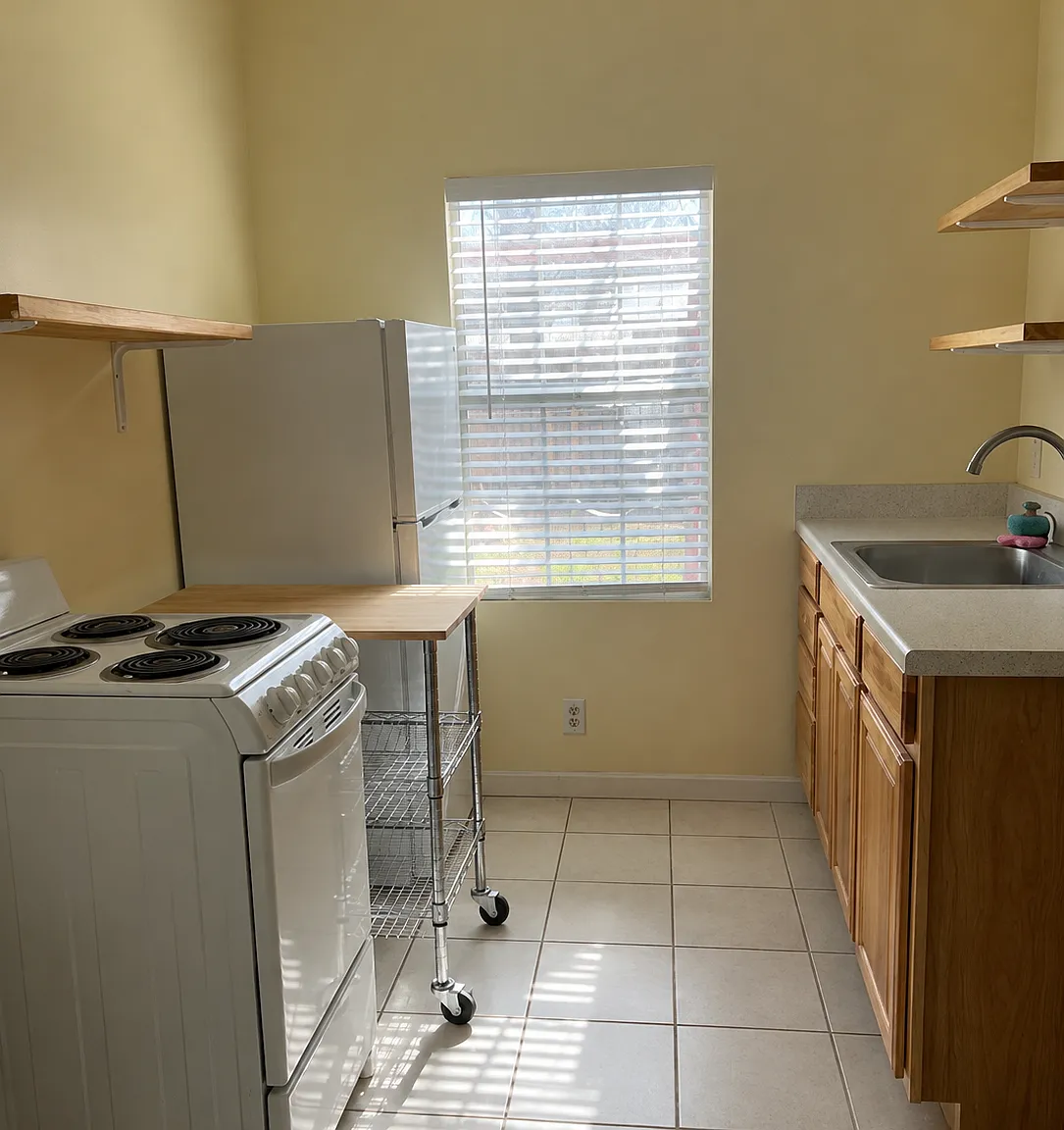 1142 Berger St — Photo 3