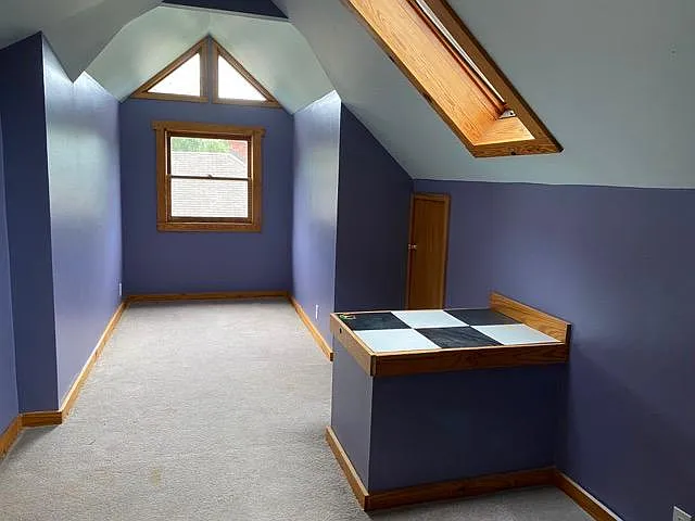 5 bed, 2365 sqft, $4,550 — Photo 4