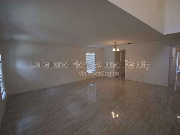 3rd image of 5123 Spanish Oaks Dr