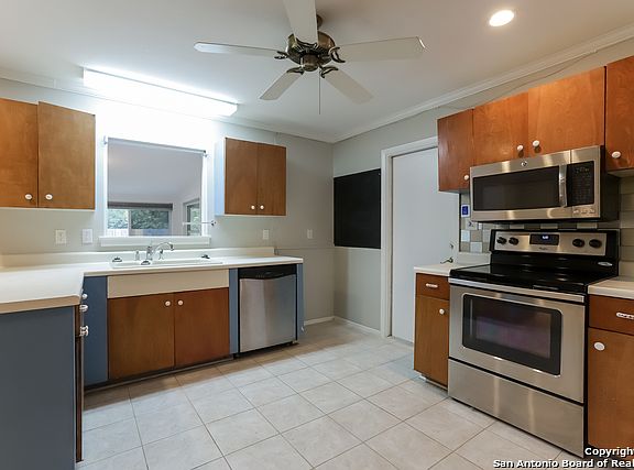 3rd image of 4110 Running Creek Dr