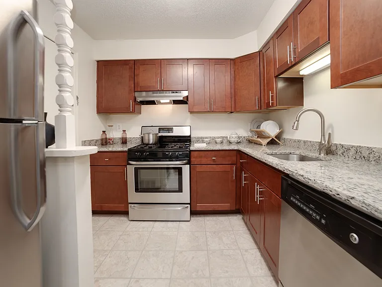 Colony Oaks — Photo 6
