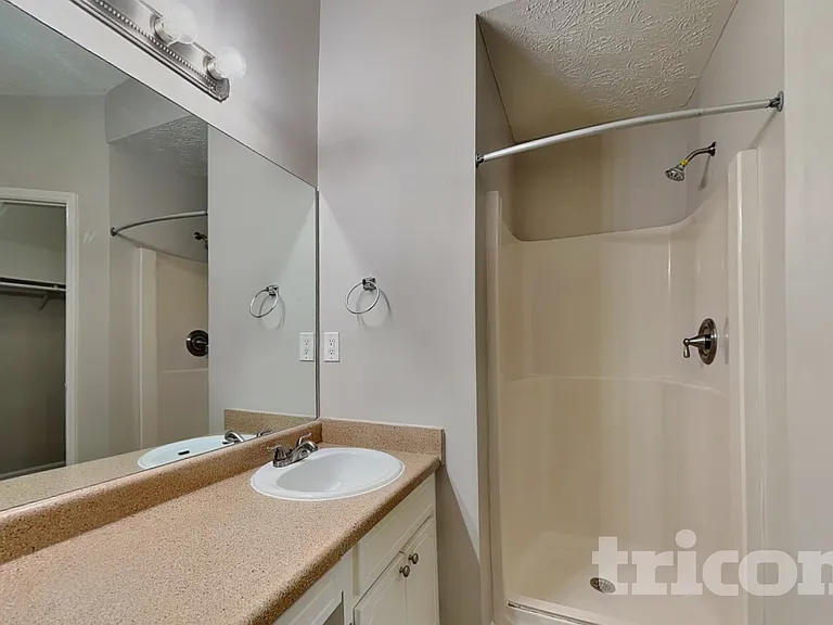 270 Rosewood Dr — Photo 8