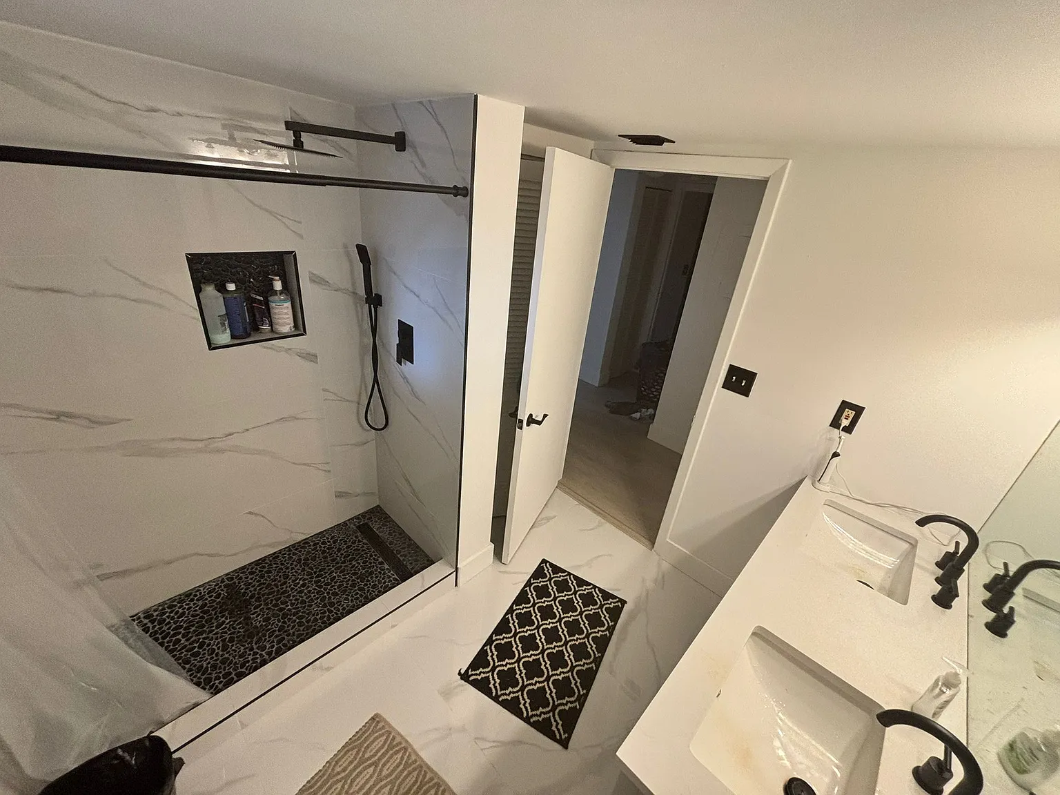 2 bed, 1287 sqft, $2,250 — Photo 1