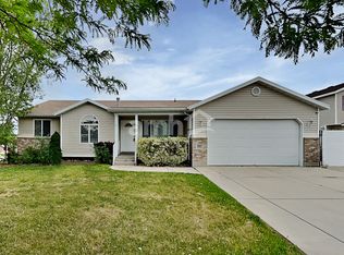 5667 S Stone Bluff Way, Salt Lake City, UT 84118