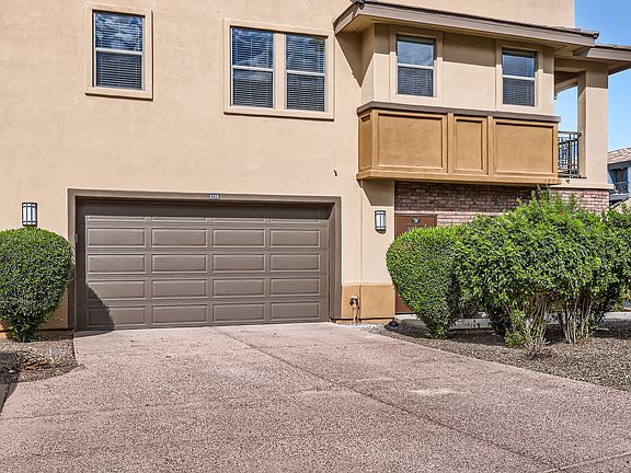 Corner unit with a bonus 2+ car driveway - only 2 units in community with driveway means extra parking for guests.