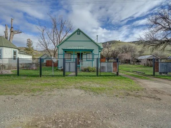15728 1st Ave, Hornbrook, CA 96044
