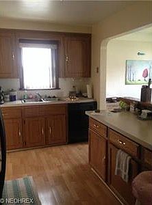 2nd image of 2823 Park Dr