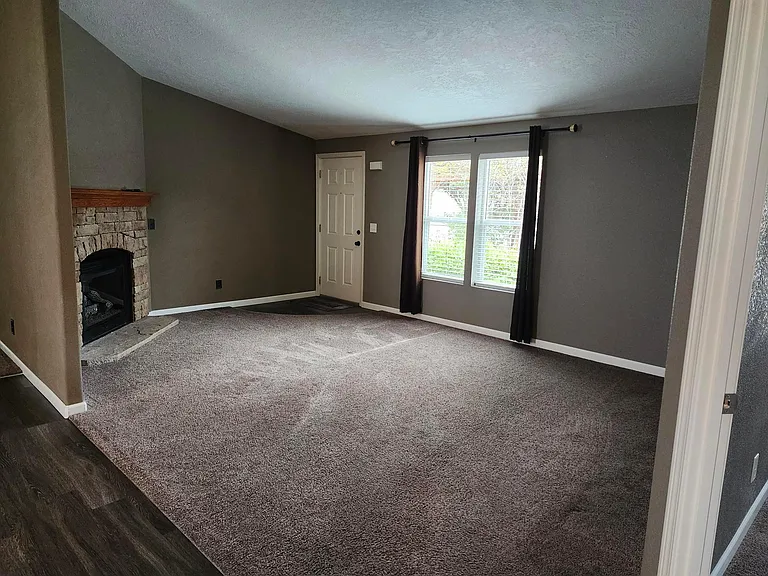 24 Hugo Rd — Photo 8