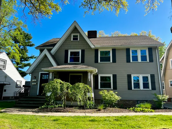 15614 Munn Rd, Cleveland, OH 44111