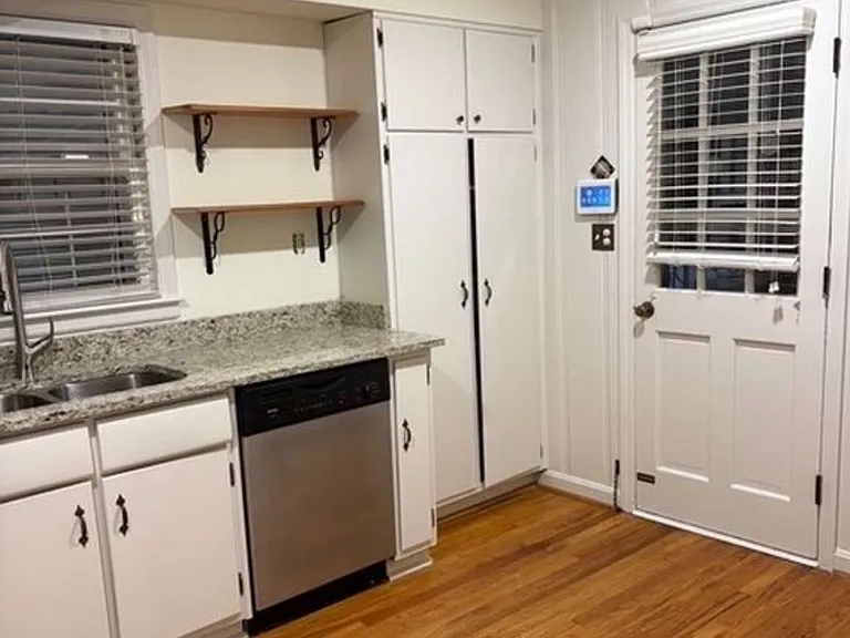 2560 Wood Valley Dr — Photo 5
