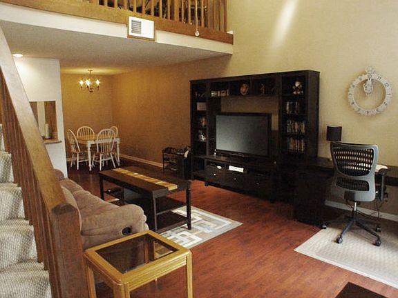 2nd image of 944 Saint Andrews Reach APT A