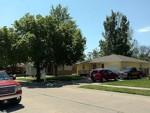2nd image of 2108 Lewis St