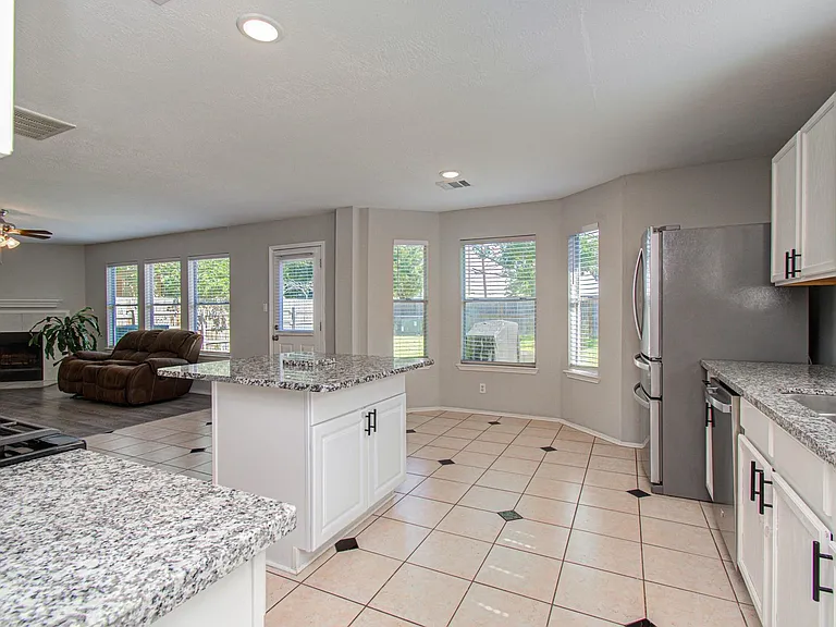 16126 Coleburn Dr — Photo 15