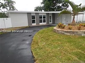 6540 W 11th Ave — Photo 1