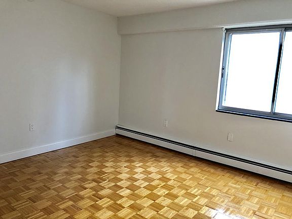 3rd image of 1025 Hancock St Unit 2H