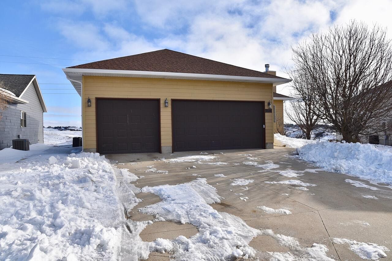 221 River View Dr, Pierre, SD 57501 MLS 241 Zillow