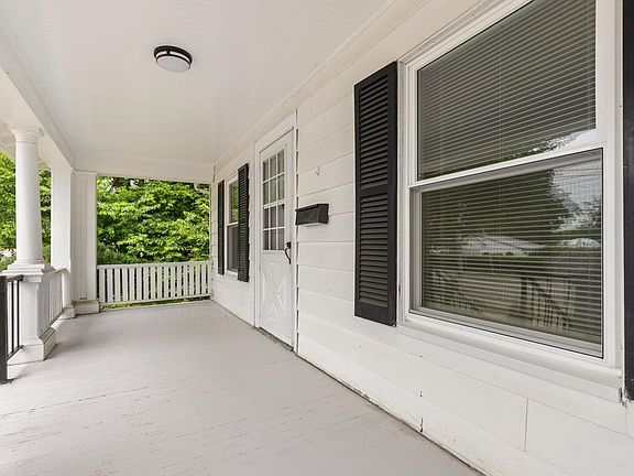 5th image of 484 Groveland St